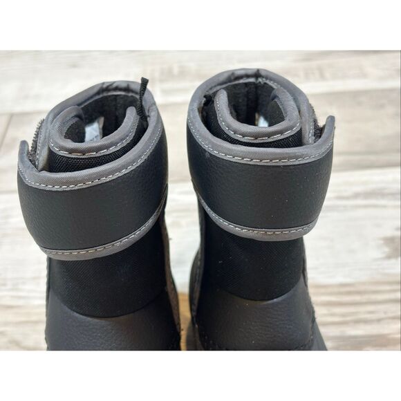 Cat & Jack black snow boots/winter boots size 5 - Picture 4 of 12